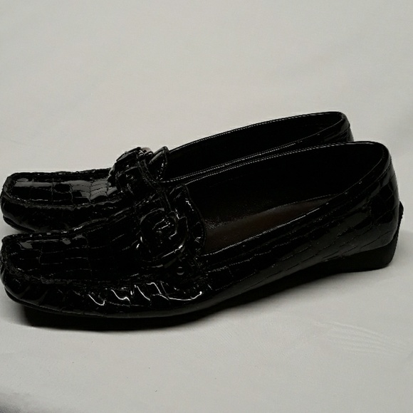 Stuart Weitzman Patent Croc Print Driving Loafer - Picture 2 of 5